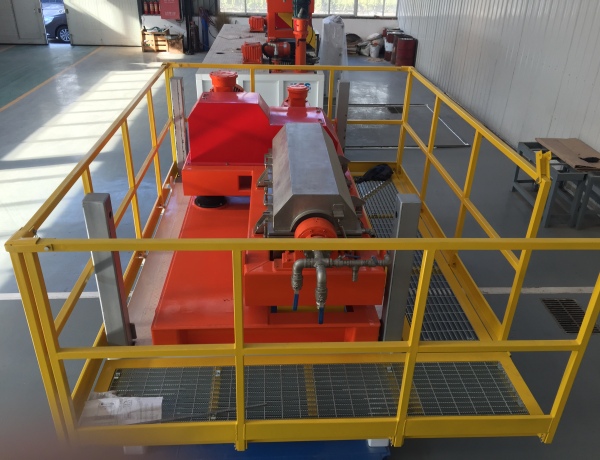 Skid mounted centrifuge